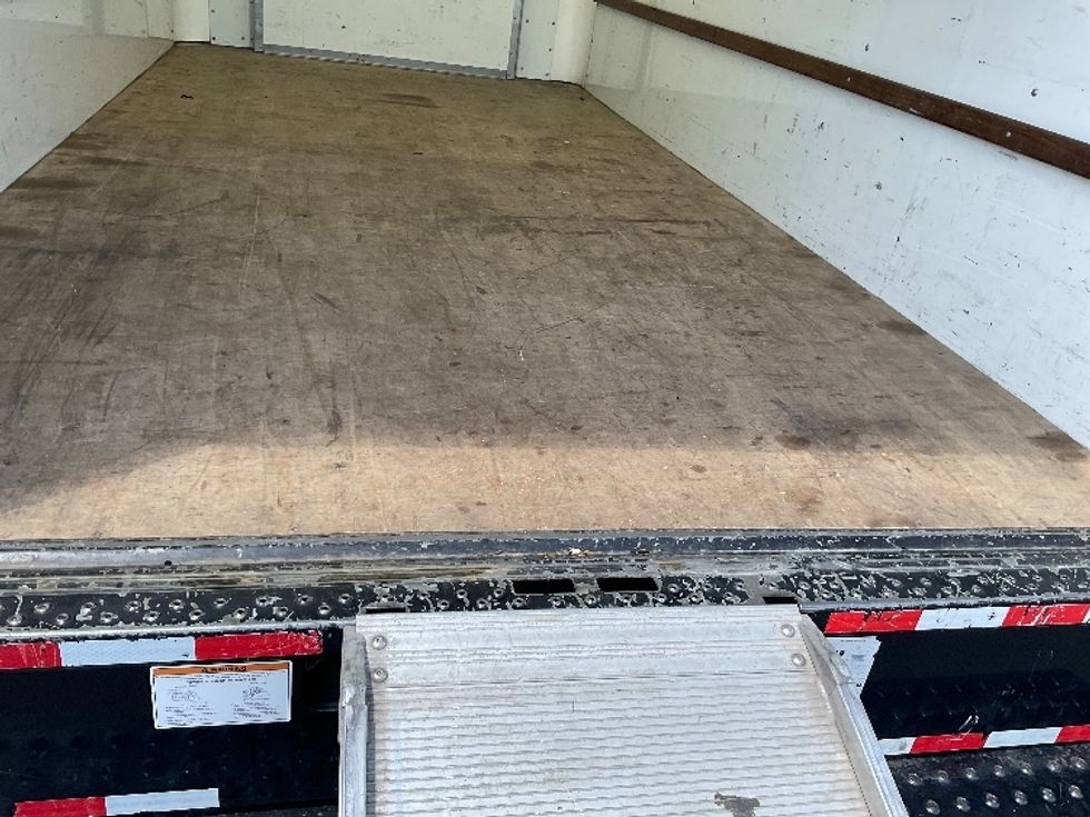 Light Duty Box Truck-Light and Medium Duty Trucks-Ford-2022-E350-Middlefield-OH-125,337\n\t\tmiles-$ 26,250 - Image 10