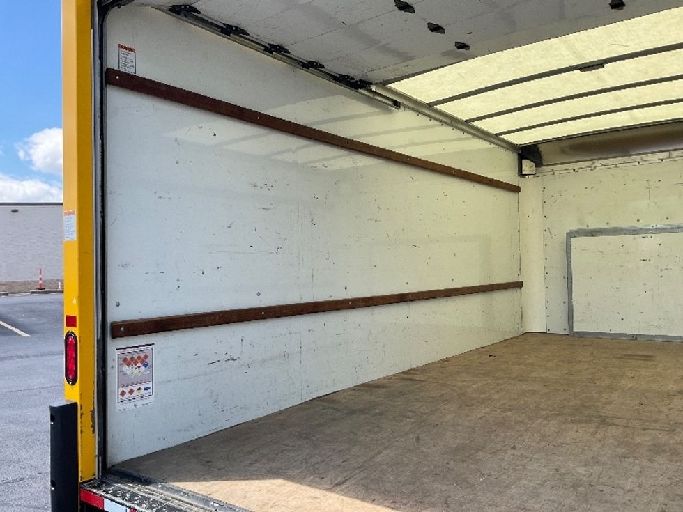 Light Duty Box Truck-Light and Medium Duty Trucks-Ford-2022-E350-Middlefield-OH-125,337\n\t\tmiles-$ 26,250 - Image 11