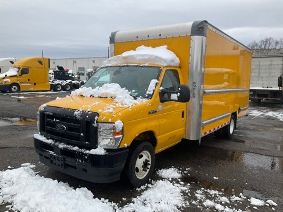 Light Duty Box Truck-Light and Medium Duty Trucks-Ford-2022-E350-Middlefield-OH-125,337\n\t\tmiles-$ 26,250 - Image 3