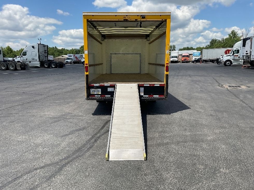 Light Duty Box Truck-Light and Medium Duty Trucks-Ford-2022-E350-Middlefield-OH-125,337\n\t\tmiles-$ 26,250 - Image 9