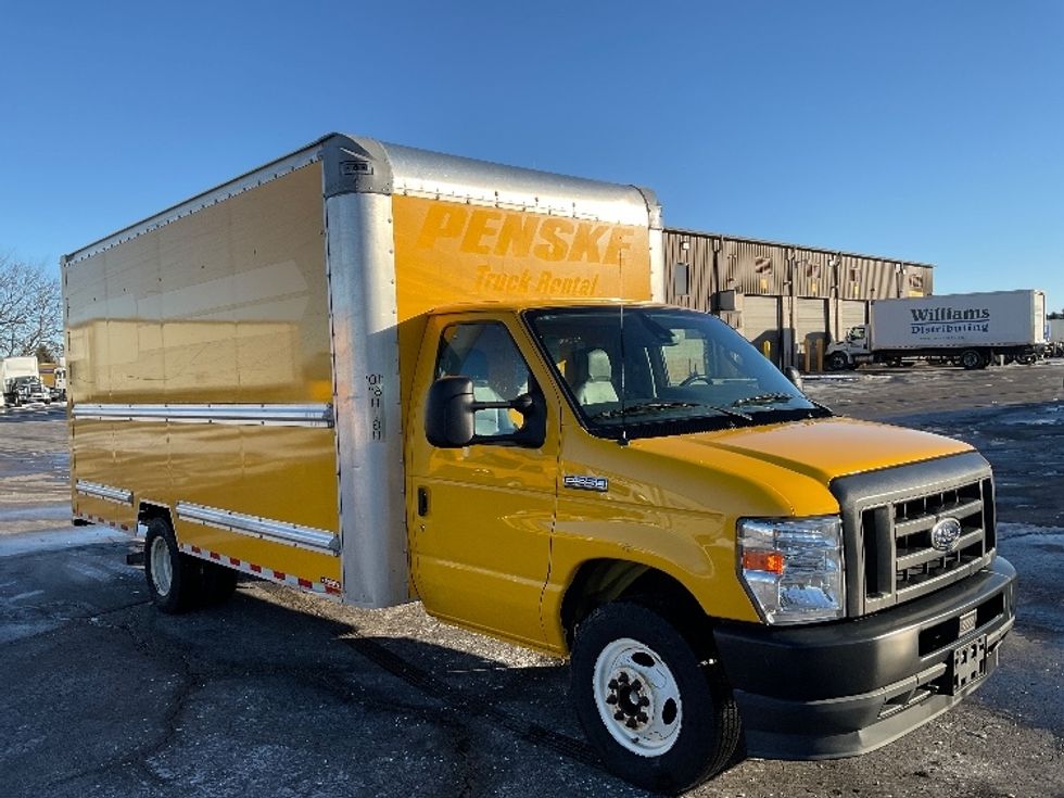Light Duty Box Truck-Light and Medium Duty Trucks-Ford-2022-E350-Middlefield-OH-90,693\n\t\tmiles-$ 28,750 - Image 1