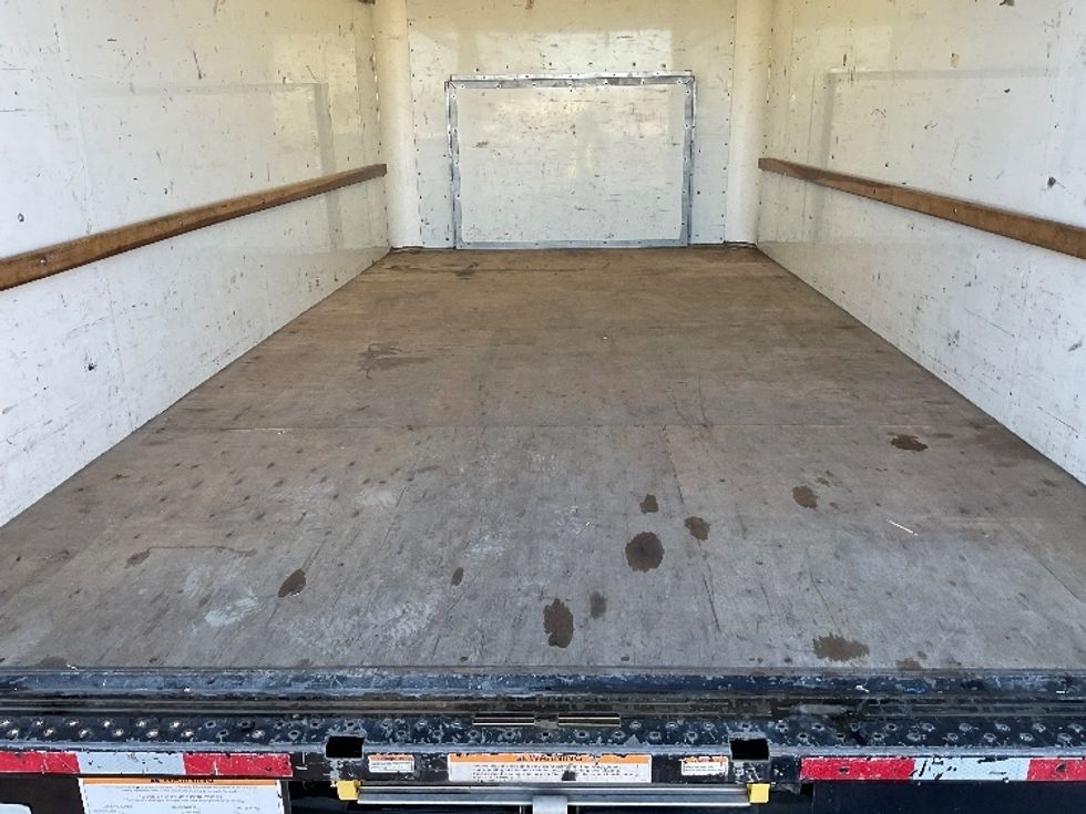 Light Duty Box Truck-Light and Medium Duty Trucks-Ford-2022-E350-Middlefield-OH-90,693\n\t\tmiles-$ 28,750 - Image 10