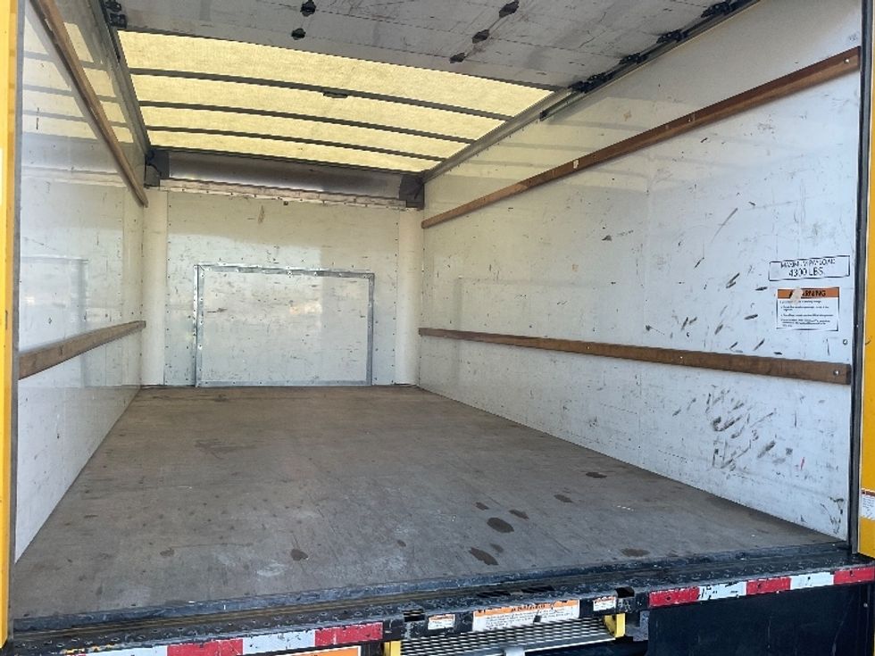 Light Duty Box Truck-Light and Medium Duty Trucks-Ford-2022-E350-Middlefield-OH-90,693\n\t\tmiles-$ 28,750 - Image 12