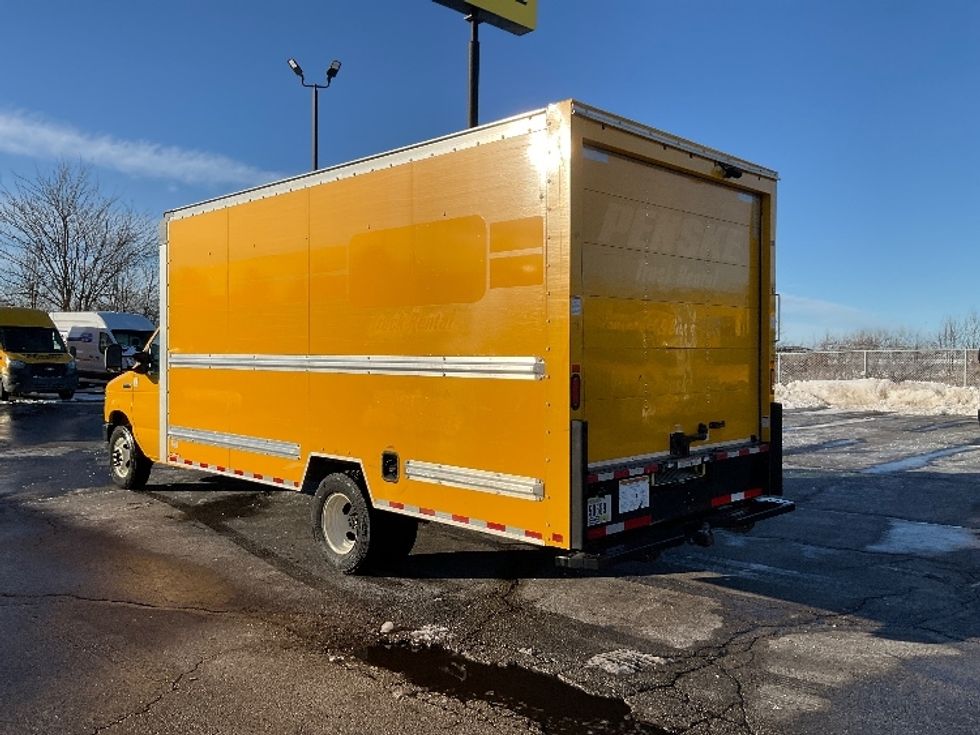 Light Duty Box Truck-Light and Medium Duty Trucks-Ford-2022-E350-Middlefield-OH-90,693\n\t\tmiles-$ 28,750 - Image 6