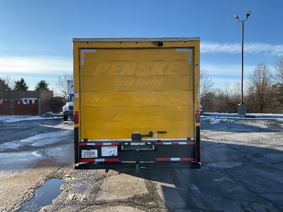 Light Duty Box Truck-Light and Medium Duty Trucks-Ford-2022-E350-Middlefield-OH-90,693\n\t\tmiles-$ 28,750 - Image 7