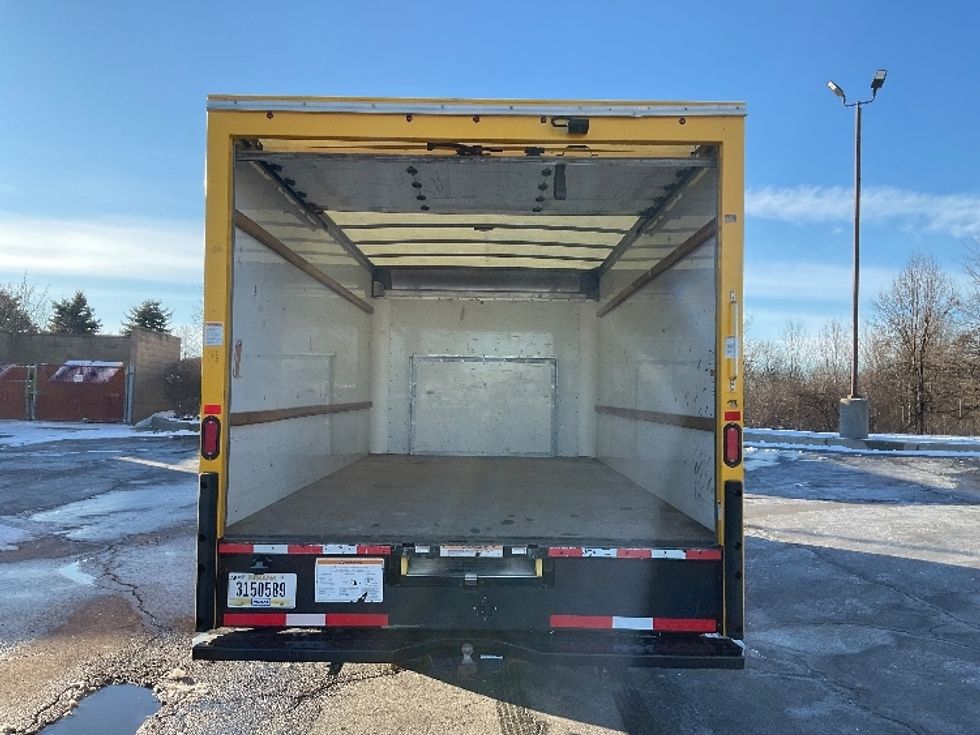 Light Duty Box Truck-Light and Medium Duty Trucks-Ford-2022-E350-Middlefield-OH-90,693\n\t\tmiles-$ 28,750 - Image 8