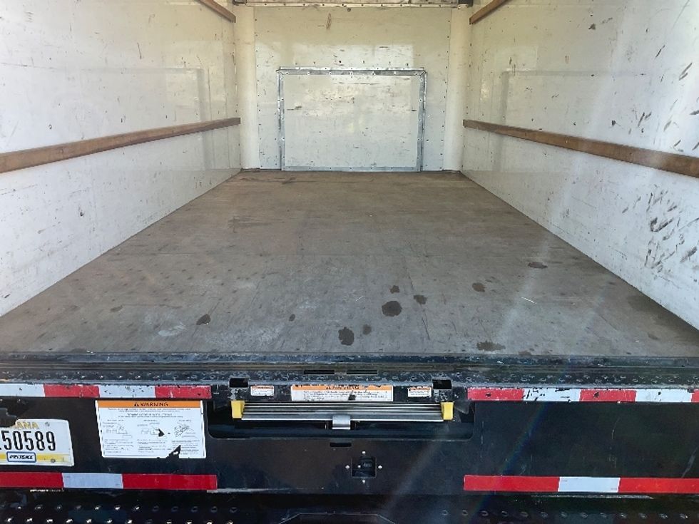 Light Duty Box Truck-Light and Medium Duty Trucks-Ford-2022-E350-Middlefield-OH-90,693\n\t\tmiles-$ 28,750 - Image 9