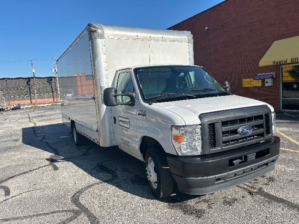 Light Duty Box Truck-Light and Medium Duty Trucks-Ford-2022-E350-Middlefield-OH-90,944\n\t\tmiles-$ 31,500 - Image 1