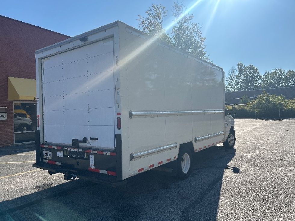 Light Duty Box Truck-Light and Medium Duty Trucks-Ford-2022-E350-Middlefield-OH-90,944\n\t\tmiles-$ 31,500 - Image 13