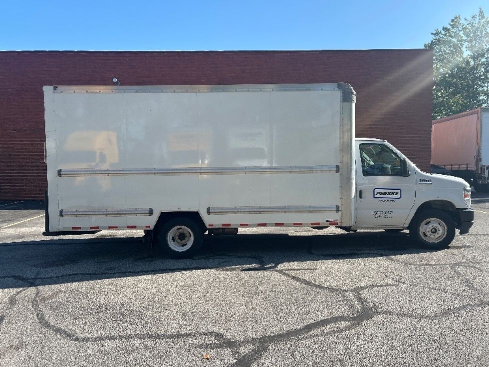 Light Duty Box Truck-Light and Medium Duty Trucks-Ford-2022-E350-Middlefield-OH-90,944\n\t\tmiles-$ 31,500 - Image 15