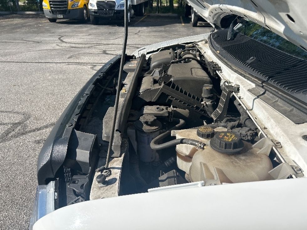 Light Duty Box Truck-Light and Medium Duty Trucks-Ford-2022-E350-Middlefield-OH-90,944\n\t\tmiles-$ 31,500 - Image 24