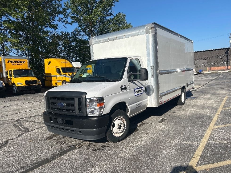 Light Duty Box Truck-Light and Medium Duty Trucks-Ford-2022-E350-Middlefield-OH-90,944\n\t\tmiles-$ 31,500 - Image 3