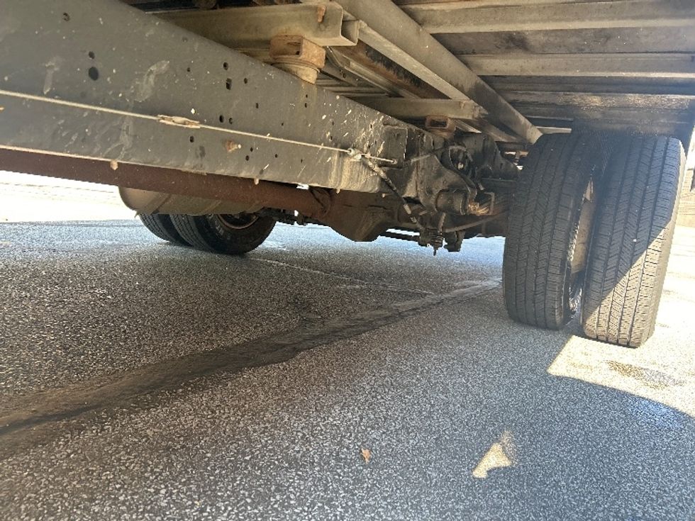 Light Duty Box Truck-Light and Medium Duty Trucks-Ford-2022-E350-Middlefield-OH-90,944\n\t\tmiles-$ 31,500 - Image 5