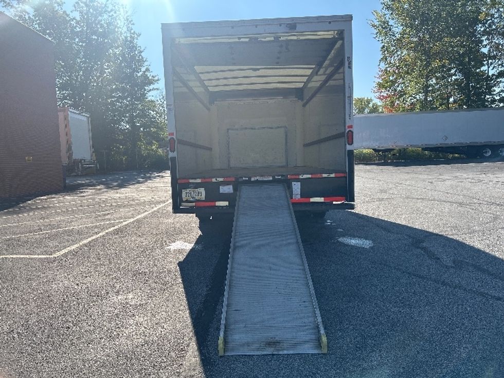 Light Duty Box Truck-Light and Medium Duty Trucks-Ford-2022-E350-Middlefield-OH-90,944\n\t\tmiles-$ 31,500 - Image 9