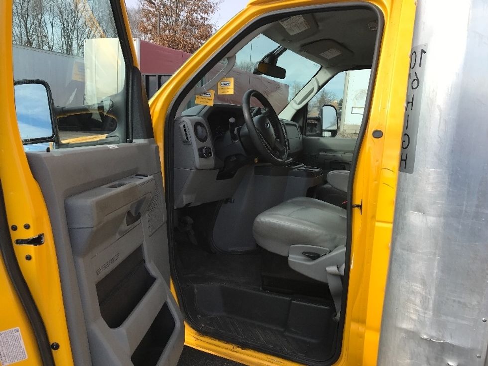 Light Duty Box Truck-Light and Medium Duty Trucks-Ford-2022-E350-Middlefield-OH-91,000\n\t\tmiles-$ 28,750 - Image 16