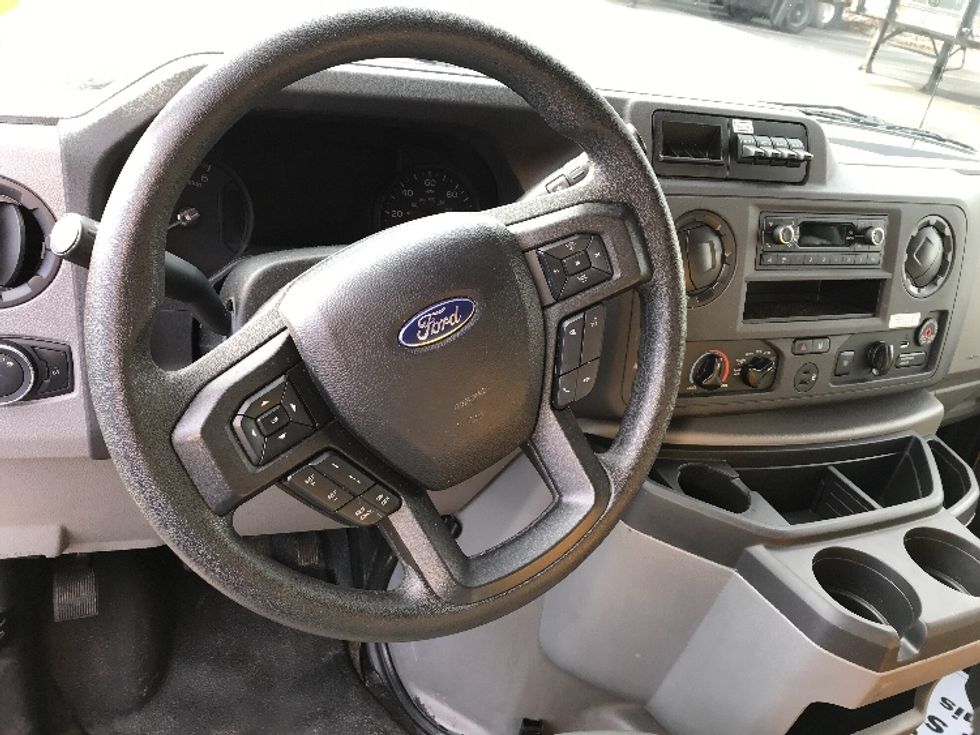 Light Duty Box Truck-Light and Medium Duty Trucks-Ford-2022-E350-Middlefield-OH-91,000\n\t\tmiles-$ 28,750 - Image 18