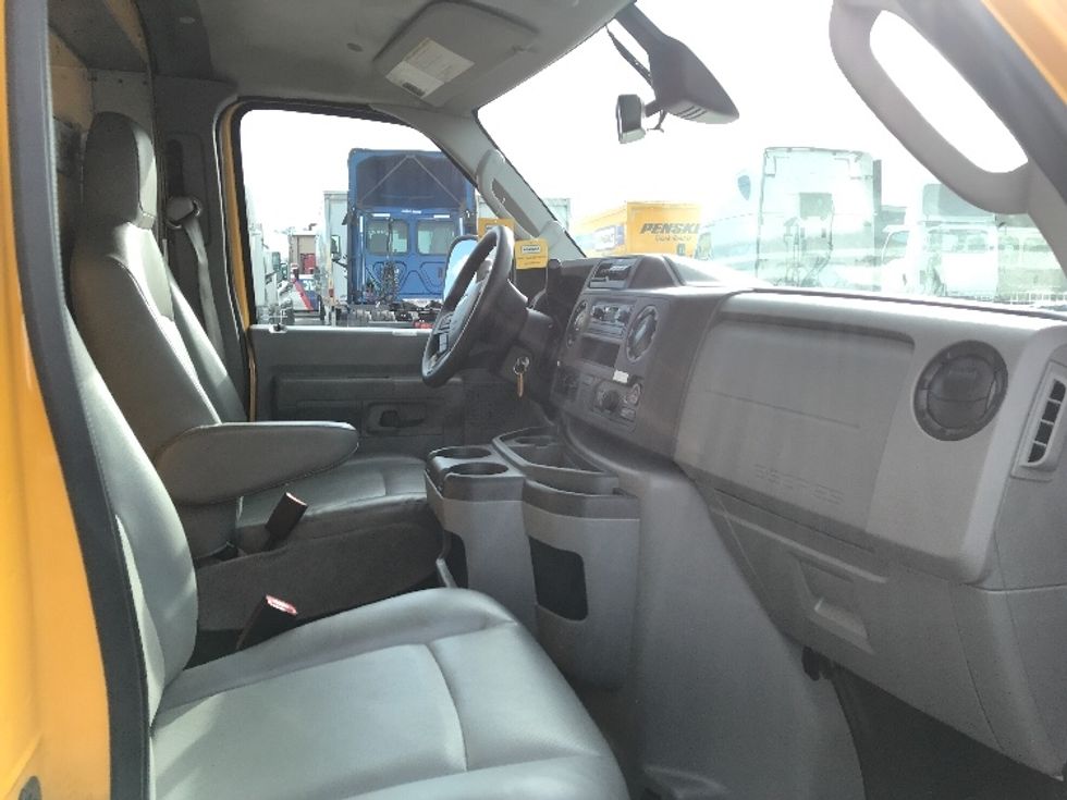 Light Duty Box Truck-Light and Medium Duty Trucks-Ford-2022-E350-Middlefield-OH-91,000\n\t\tmiles-$ 28,750 - Image 22
