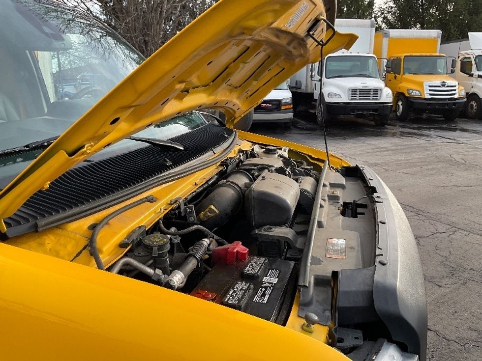 Light Duty Box Truck-Light and Medium Duty Trucks-Ford-2022-E350-Middlefield-OH-91,507\n\t\tmiles-$ 28,500 - Image 21