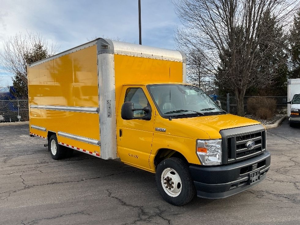 Light Duty Box Truck-Light and Medium Duty Trucks-Ford-2022-E350-Middlefield-OH-91,507\n\t\tmiles-$ 28,500 - Image 3