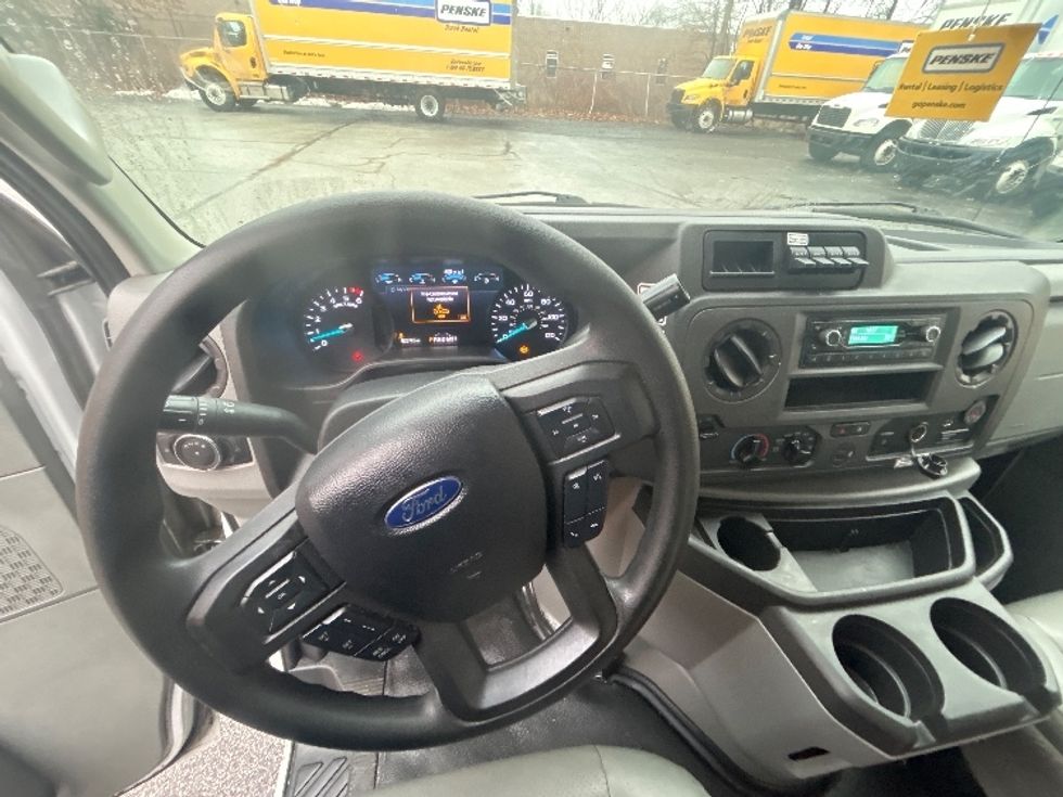 Light Duty Box Truck-Light and Medium Duty Trucks-Ford-2022-E350-Middlefield-OH-92,573\n\t\tmiles-$ 31,250 - Image 15