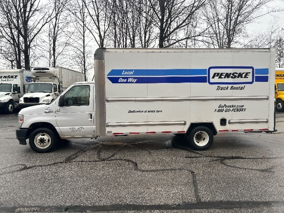 Light Duty Box Truck-Light and Medium Duty Trucks-Ford-2022-E350-Middlefield-OH-92,573\n\t\tmiles-$ 31,250 - Image 4