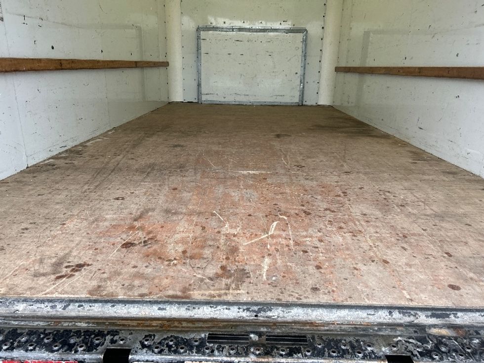 Light Duty Box Truck-Light and Medium Duty Trucks-Ford-2022-E350-Middlefield-OH-92,573\n\t\tmiles-$ 31,250 - Image 8