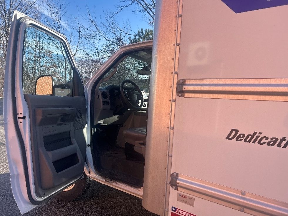 Light Duty Box Truck-Light and Medium Duty Trucks-Ford-2022-E350-Middlefield-OH-92,973\n\t\tmiles-$ 31,250 - Image 16