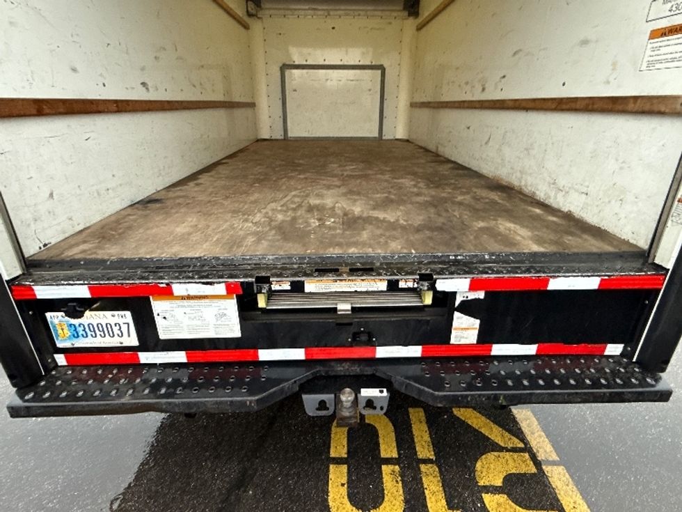 Light Duty Box Truck-Light and Medium Duty Trucks-Ford-2022-E350-Middlefield-OH-98,084\n\t\tmiles-$ 30,750 - Image 10