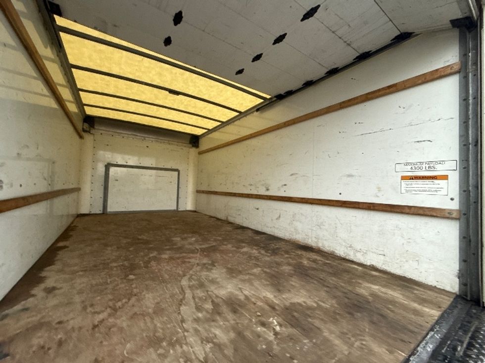 Light Duty Box Truck-Light and Medium Duty Trucks-Ford-2022-E350-Middlefield-OH-98,084\n\t\tmiles-$ 30,750 - Image 12