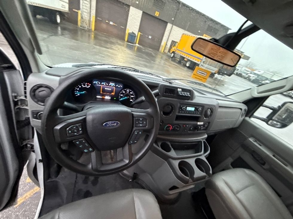 Light Duty Box Truck-Light and Medium Duty Trucks-Ford-2022-E350-Middlefield-OH-98,084\n\t\tmiles-$ 30,750 - Image 18