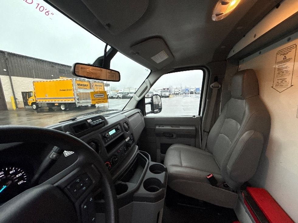 Light Duty Box Truck-Light and Medium Duty Trucks-Ford-2022-E350-Middlefield-OH-98,084\n\t\tmiles-$ 30,750 - Image 19