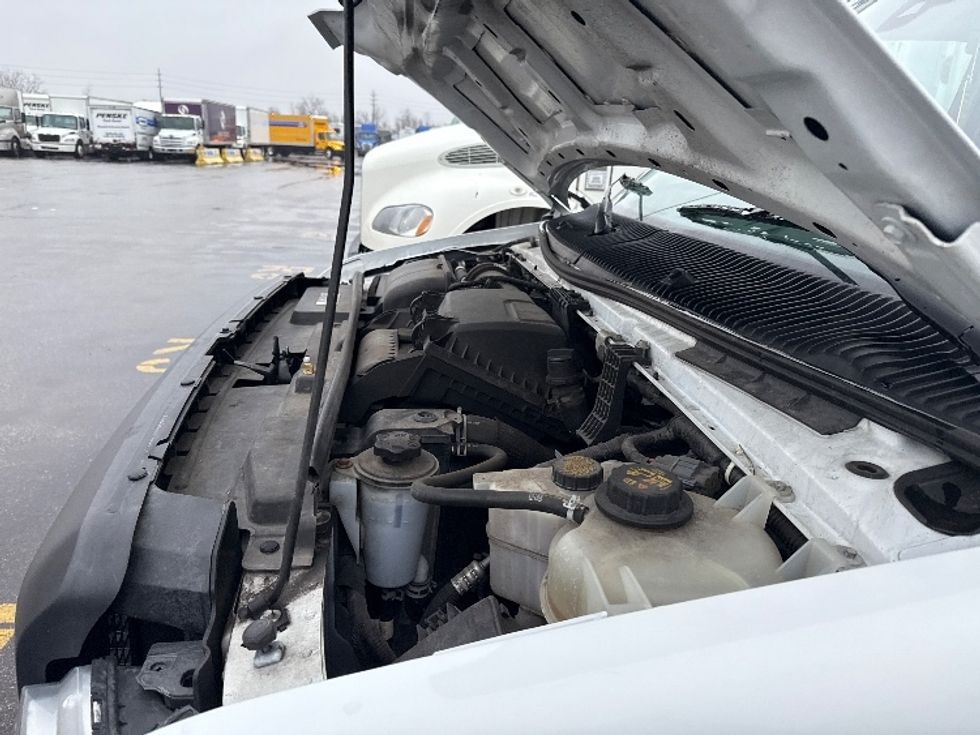 Light Duty Box Truck-Light and Medium Duty Trucks-Ford-2022-E350-Middlefield-OH-98,084\n\t\tmiles-$ 30,750 - Image 24