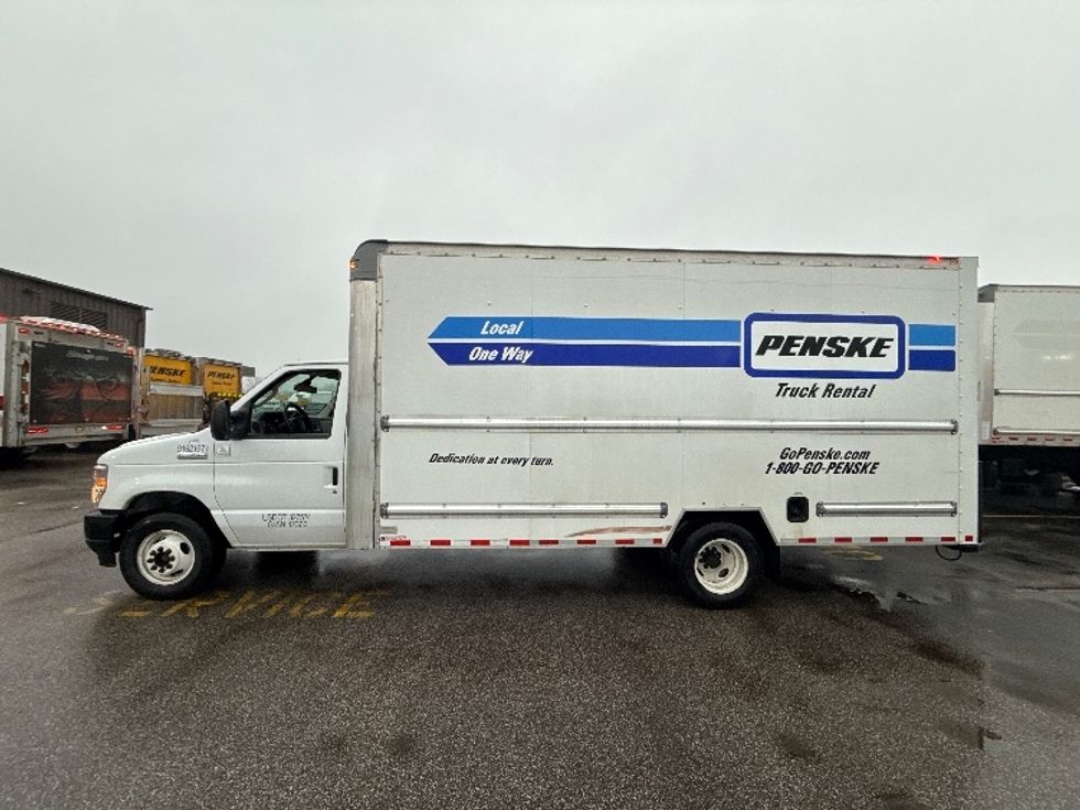 Light Duty Box Truck-Light and Medium Duty Trucks-Ford-2022-E350-Middlefield-OH-98,084\n\t\tmiles-$ 30,750 - Image 4