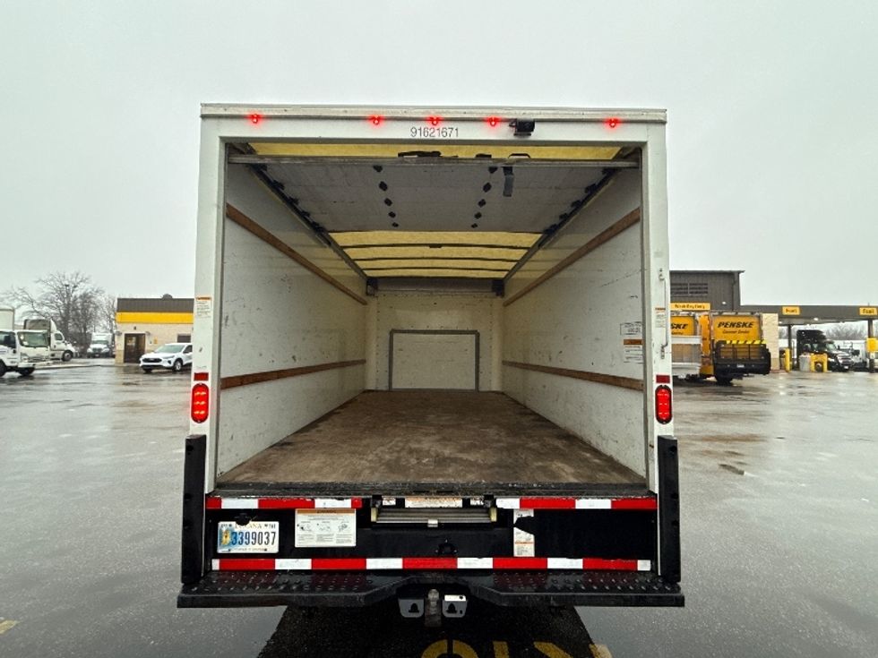 Light Duty Box Truck-Light and Medium Duty Trucks-Ford-2022-E350-Middlefield-OH-98,084\n\t\tmiles-$ 30,750 - Image 8