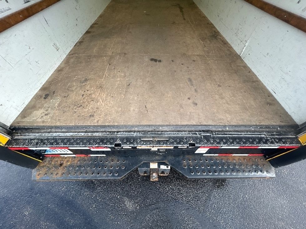 Light Duty Box Truck-Light and Medium Duty Trucks-Ford-2022-E350-Middlefield-OH-98,478\n\t\tmiles-$ 27,750 - Image 10