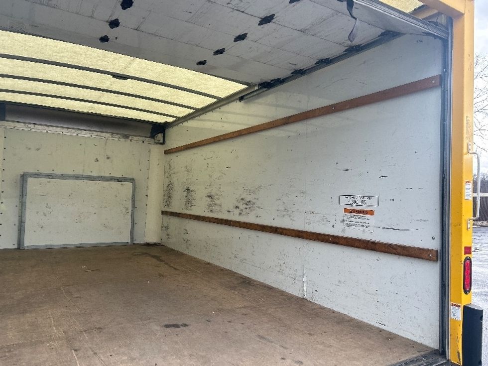 Light Duty Box Truck-Light and Medium Duty Trucks-Ford-2022-E350-Middlefield-OH-98,478\n\t\tmiles-$ 27,750 - Image 12