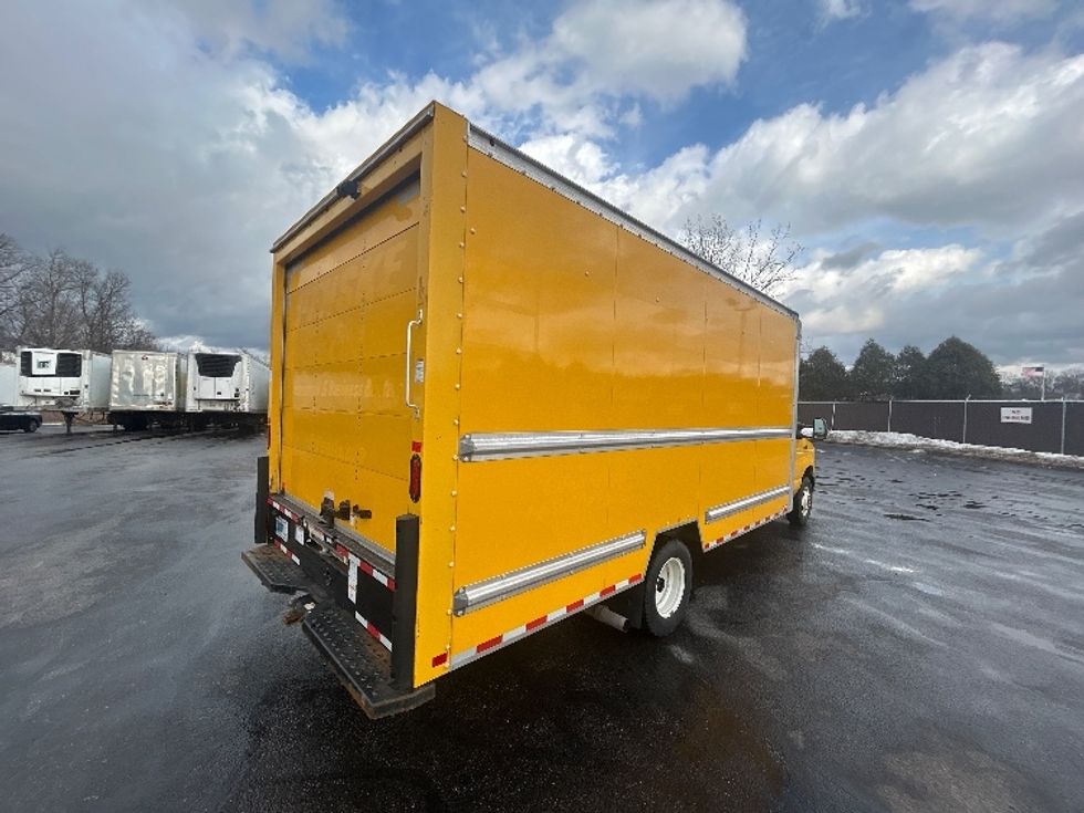 Light Duty Box Truck-Light and Medium Duty Trucks-Ford-2022-E350-Middlefield-OH-98,478\n\t\tmiles-$ 27,750 - Image 13