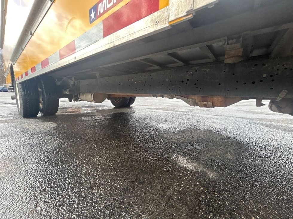 Light Duty Box Truck-Light and Medium Duty Trucks-Ford-2022-E350-Middlefield-OH-98,478\n\t\tmiles-$ 27,750 - Image 14