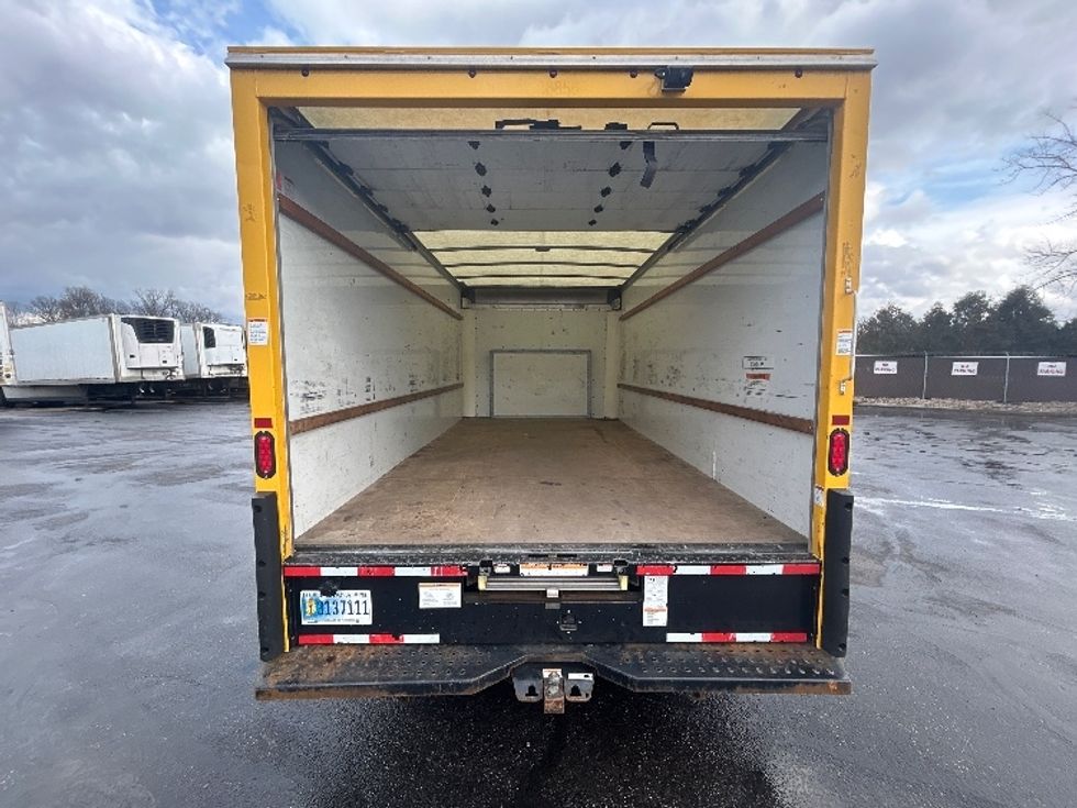 Light Duty Box Truck-Light and Medium Duty Trucks-Ford-2022-E350-Middlefield-OH-98,478\n\t\tmiles-$ 27,750 - Image 8