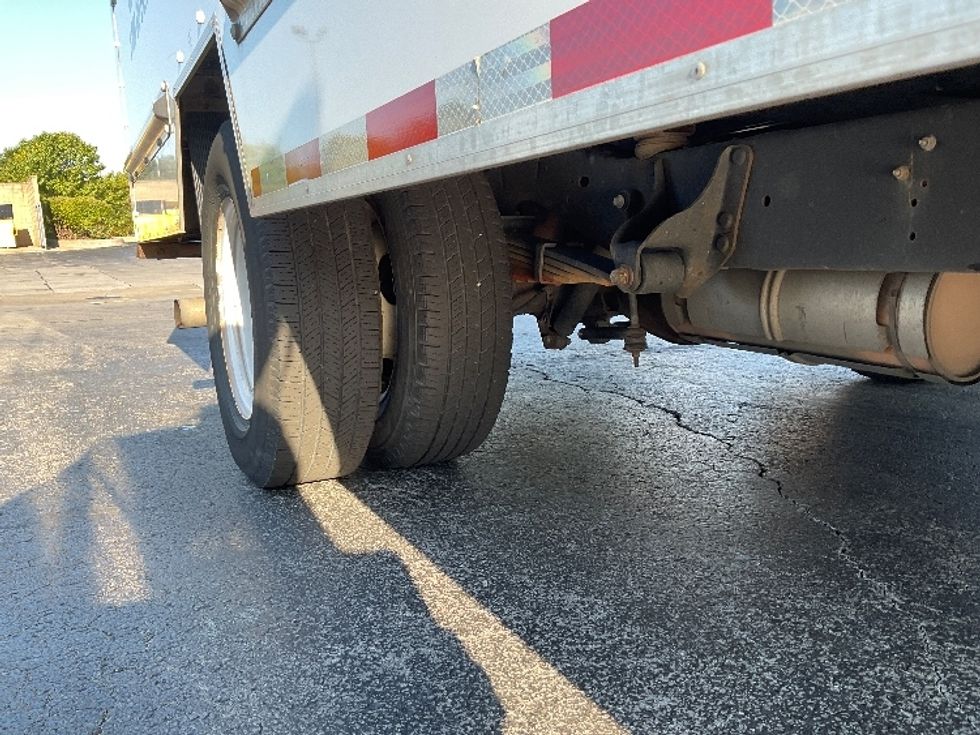 Light Duty Box Truck-Light and Medium Duty Trucks-Ford-2022-E350-Middlefield-OH-98,720\n\t\tmiles-$ 30,500 - Image 14