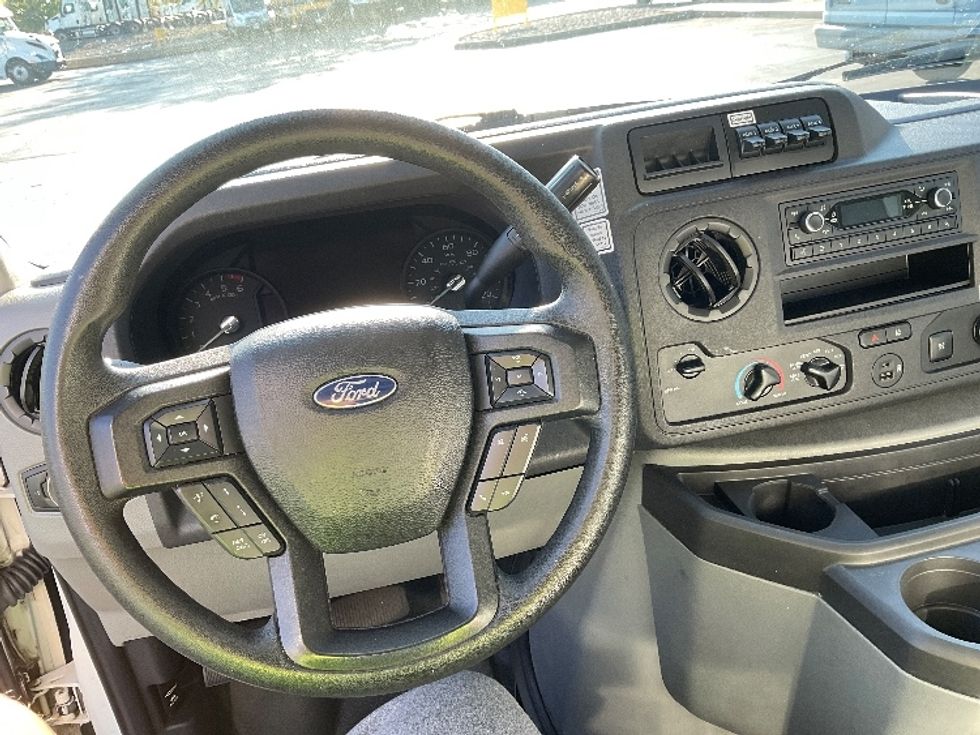 Light Duty Box Truck-Light and Medium Duty Trucks-Ford-2022-E350-Middlefield-OH-98,720\n\t\tmiles-$ 30,500 - Image 17