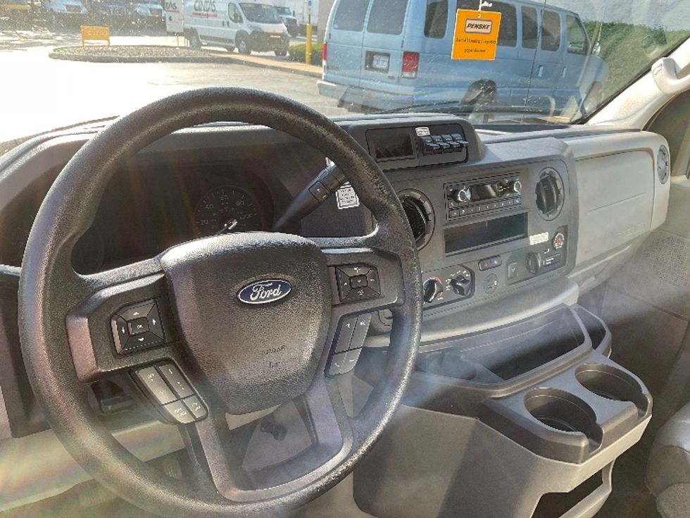 Light Duty Box Truck-Light and Medium Duty Trucks-Ford-2022-E350-Middlefield-OH-98,720\n\t\tmiles-$ 30,500 - Image 18