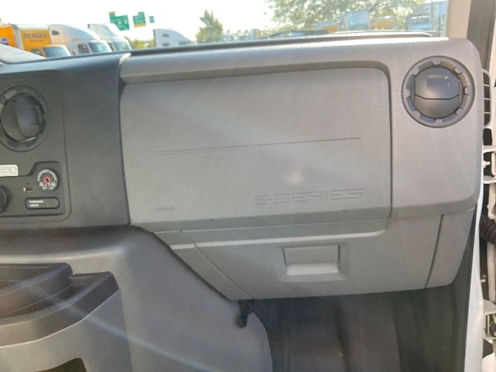 Light Duty Box Truck-Light and Medium Duty Trucks-Ford-2022-E350-Middlefield-OH-98,720\n\t\tmiles-$ 30,500 - Image 21