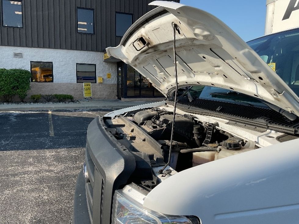 Light Duty Box Truck-Light and Medium Duty Trucks-Ford-2022-E350-Middlefield-OH-98,720\n\t\tmiles-$ 30,500 - Image 24