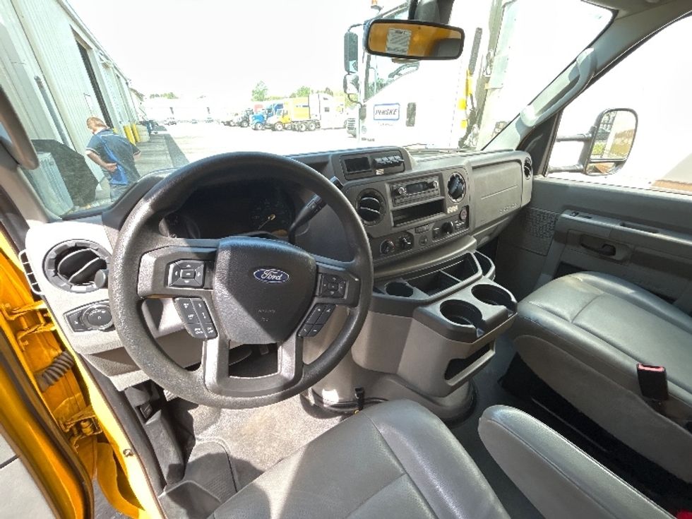 Light Duty Box Truck-Light and Medium Duty Trucks-Ford-2022-E350-Milford-DE-71,795\n\t\tmiles-$ 29,750 - Image 18