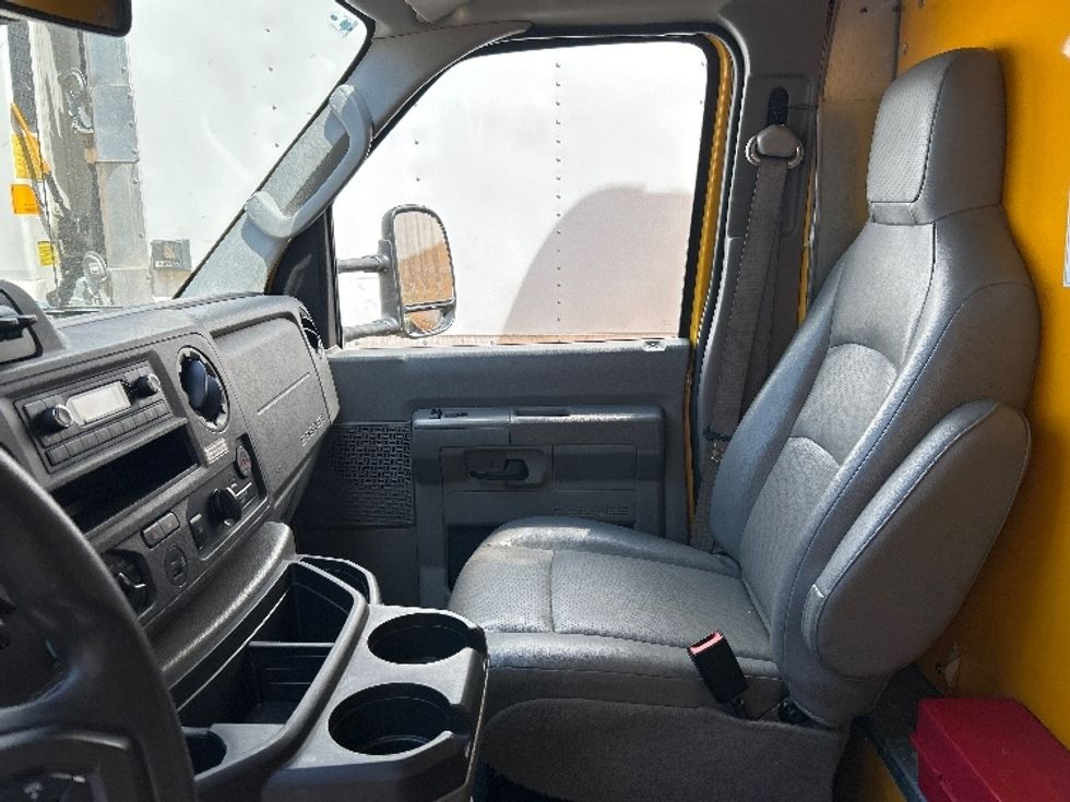 Light Duty Box Truck-Light and Medium Duty Trucks-Ford-2022-E350-Milford-DE-71,795\n\t\tmiles-$ 29,750 - Image 19