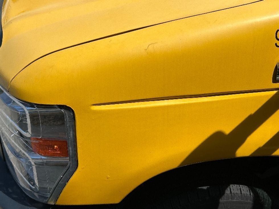 Light Duty Box Truck-Light and Medium Duty Trucks-Ford-2022-E350-Milford-DE-71,795\n\t\tmiles-$ 29,750 - Image 26