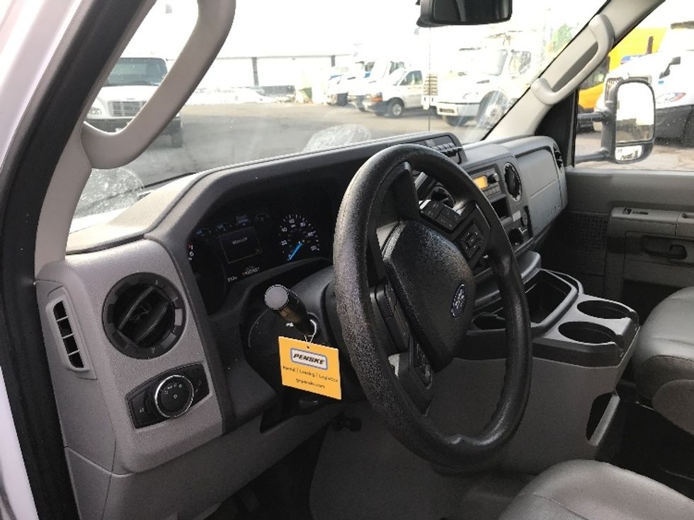 Light Duty Box Truck-Light and Medium Duty Trucks-Ford-2022-E350-Milford-DE-96,357\n\t\tmiles-$ 35,500 - Image 17