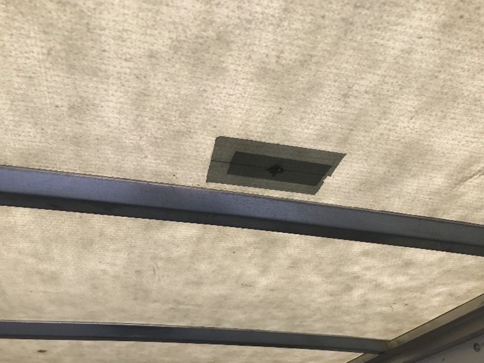 Light Duty Box Truck-Light and Medium Duty Trucks-Ford-2022-E350-Milford-DE-96,357\n\t\tmiles-$ 35,500 - Image 24