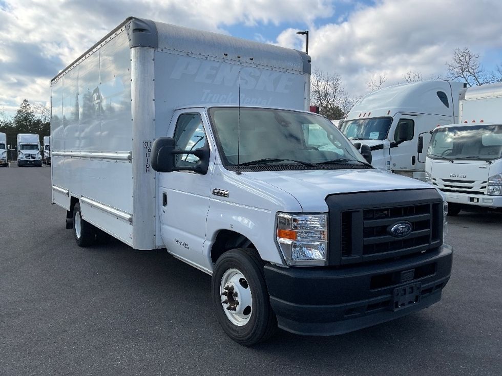 Light Duty Box Truck-Light and Medium Duty Trucks-Ford-2022-E350-Millville-NJ-89,160\n\t\tmiles-$ 31,250 - Image 1